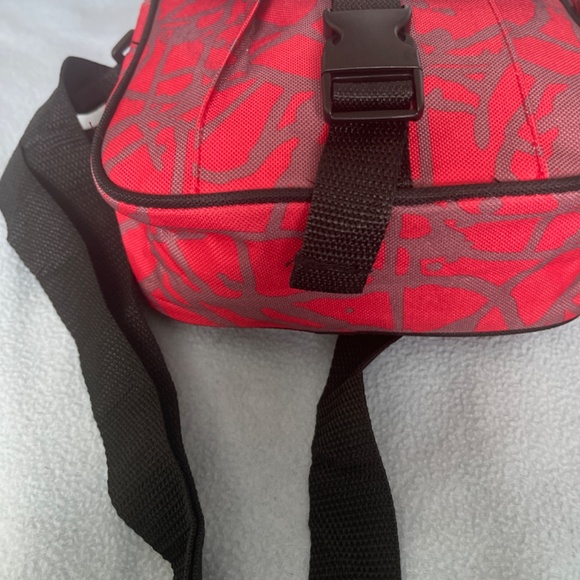 AARP Red Lunch Bag - Picture 4 of 6